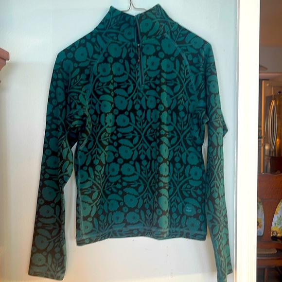 Nice comfortable fleece sz small.  Good for work, happy hour or dinner NWOT - Picture 2 of 6